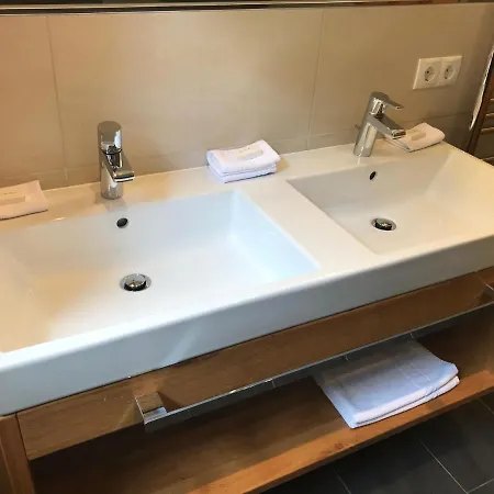 Anja Sunleit'n Lägenhet *